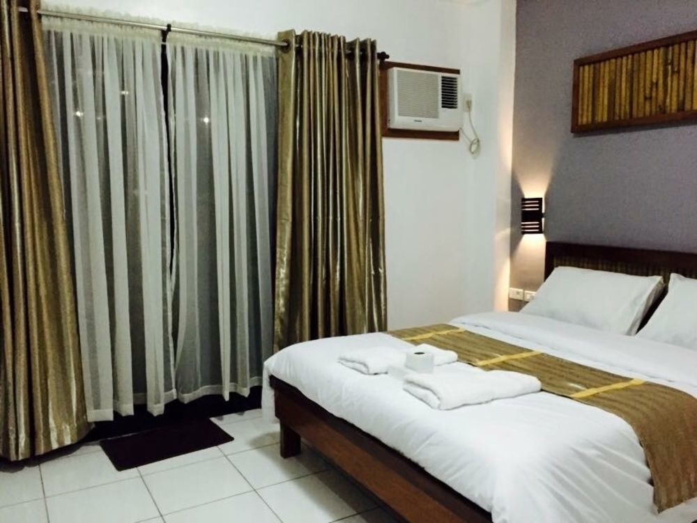 Ark Bayz Suites Puerto Galera Ngoại thất bức ảnh