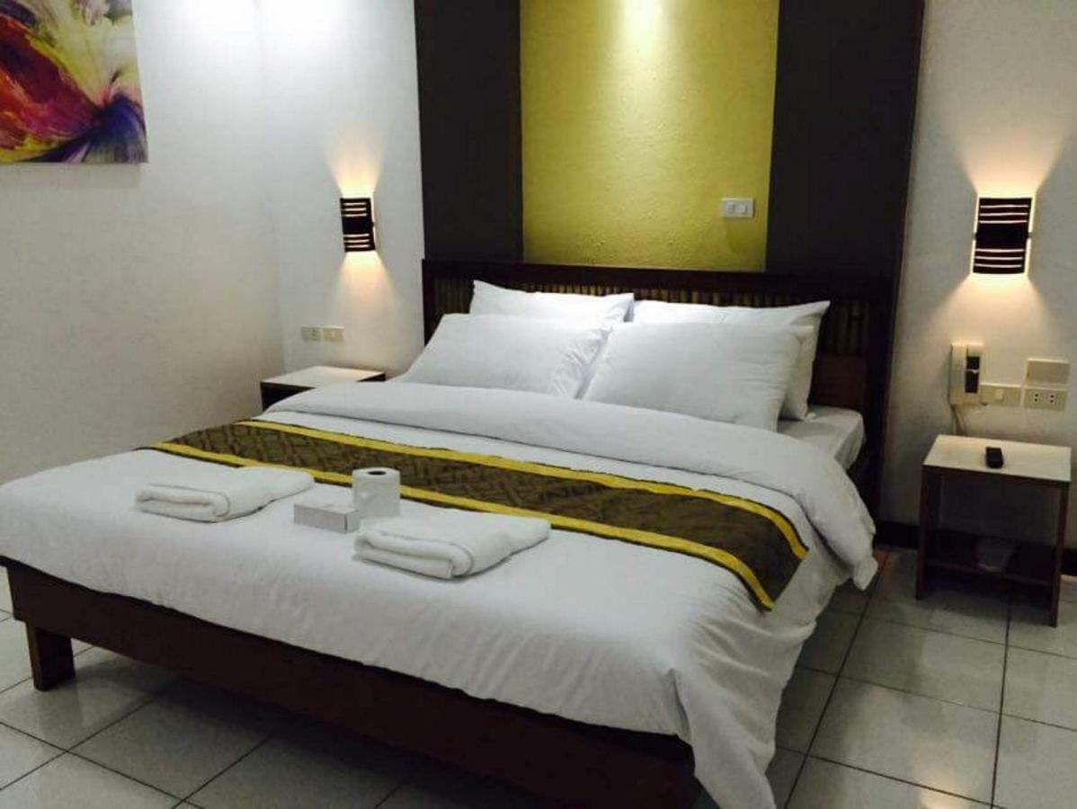 Ark Bayz Suites Puerto Galera Ngoại thất bức ảnh