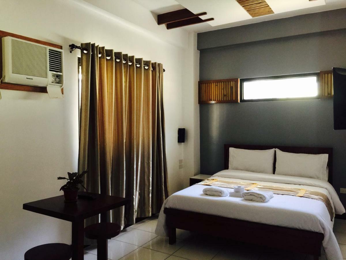 Ark Bayz Suites Puerto Galera Ngoại thất bức ảnh