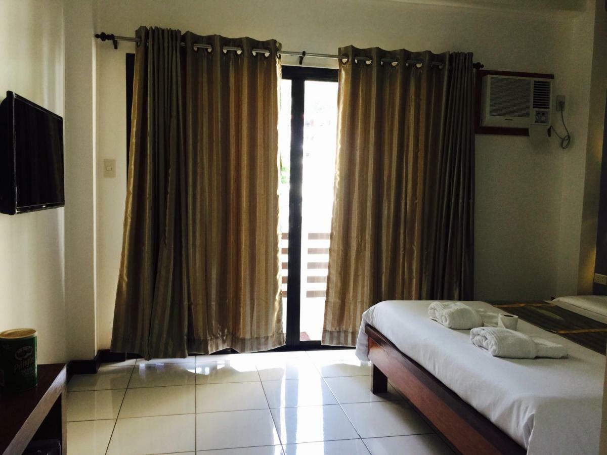 Ark Bayz Suites Puerto Galera Ngoại thất bức ảnh