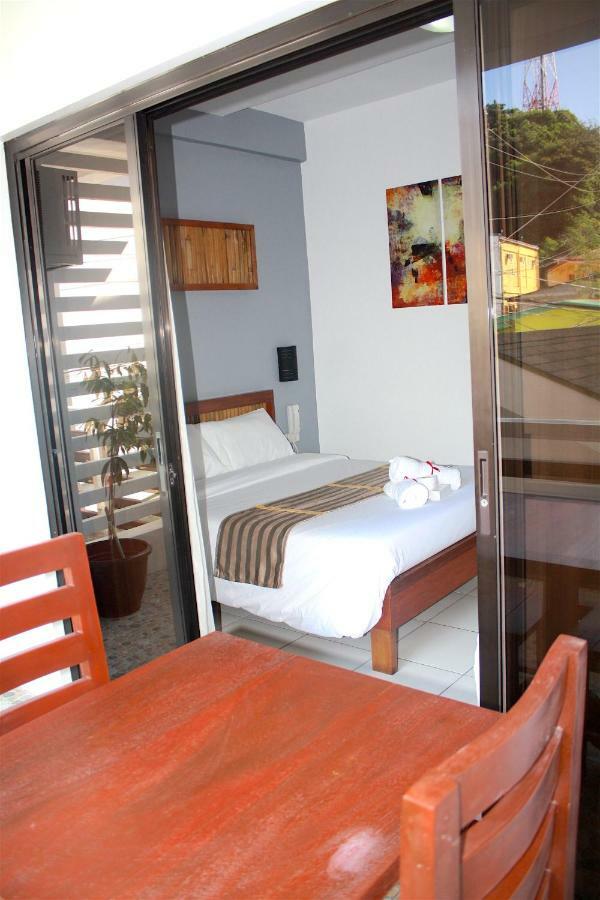 Ark Bayz Suites Puerto Galera Ngoại thất bức ảnh