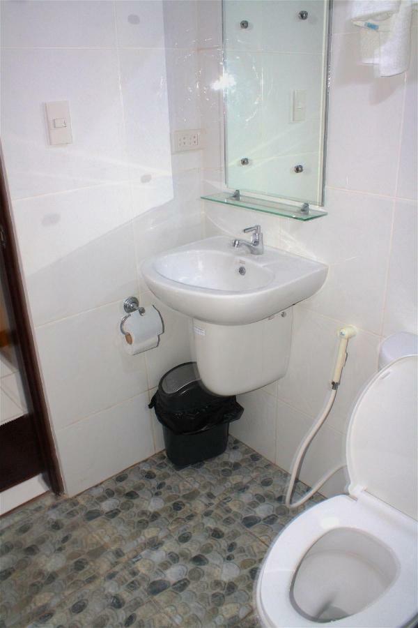 Ark Bayz Suites Puerto Galera Ngoại thất bức ảnh